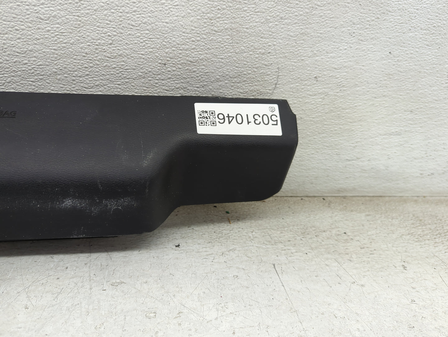 2019-2022 Nissan Murano Air Bag Passenger Right Knee OEM P/N:NT92A19X240981 Fits Fits 2019 2020 2021 2022 OEM Used Auto Part