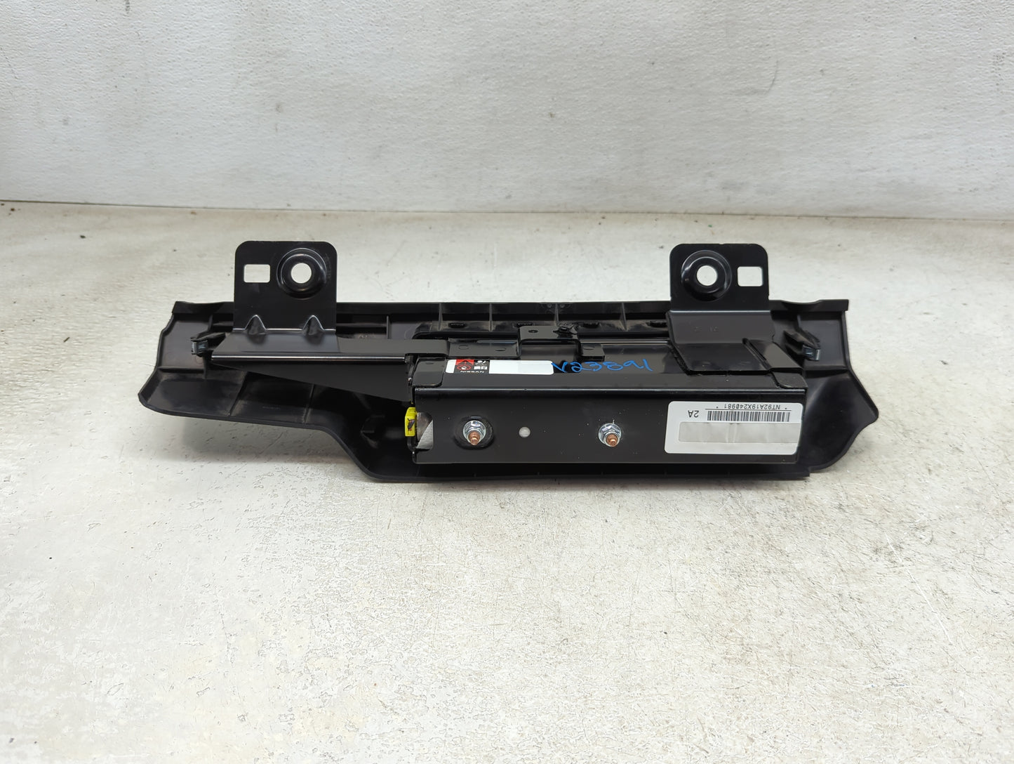 2019-2022 Nissan Murano Air Bag Passenger Right Knee OEM P/N:NT92A19X240981 Fits Fits 2019 2020 2021 2022 OEM Used Auto Part