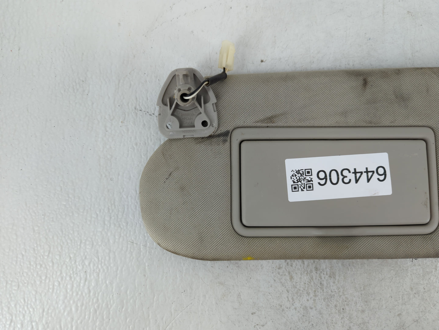 2019-2022 Nissan Murano Sun Visor Shade Replacement Driver Left Mirror Fits Fits 2019 2020 2021 2022 OEM Used Auto Parts - O