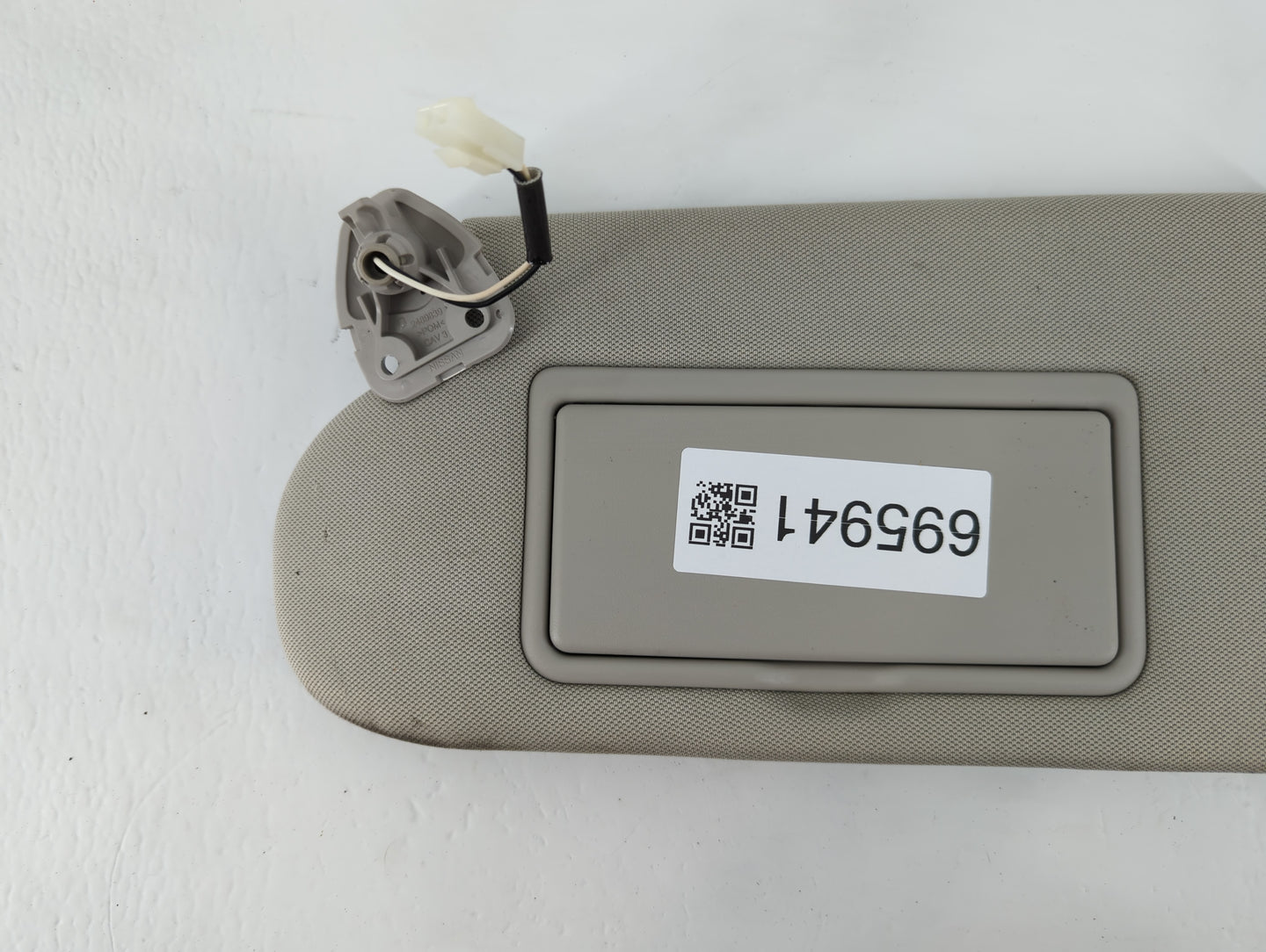 2019-2022 Nissan Murano Sun Visor Shade Replacement Passenger Right Mirror Fits Fits 2019 2020 2021 2022 OEM Used Auto Parts