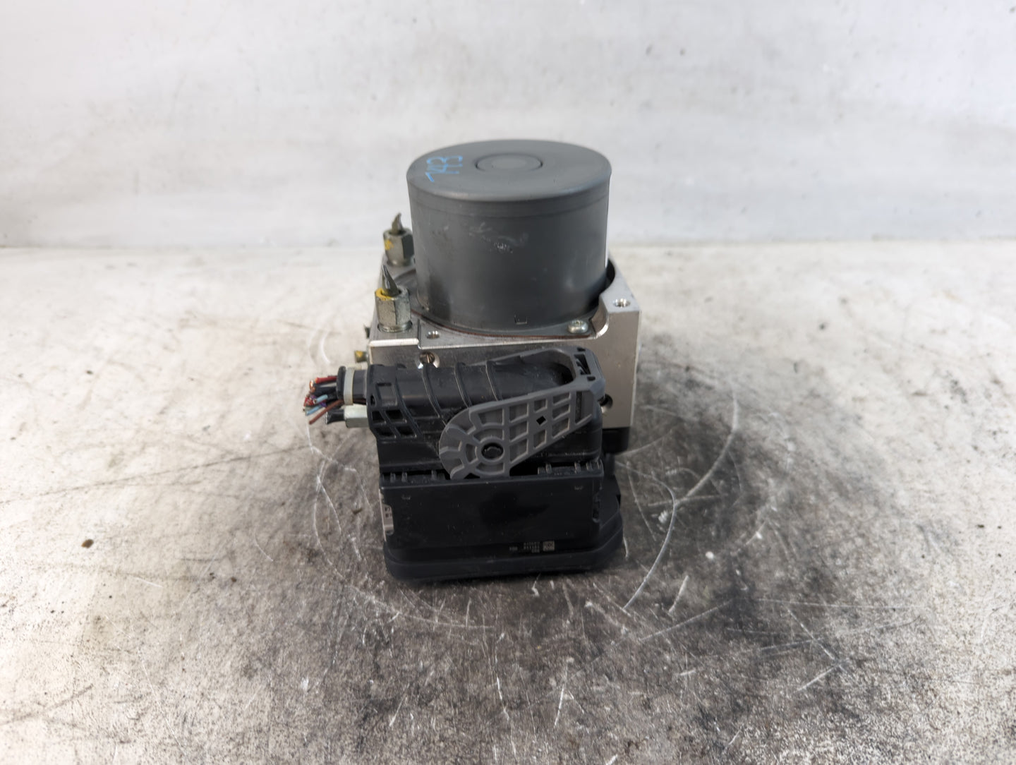 2019-2020 Nissan Murano ABS Pump Control Module Replacement P/N:7670 2UG5C Fits Fits 2019 2020 OEM Used Auto Parts - Oemused