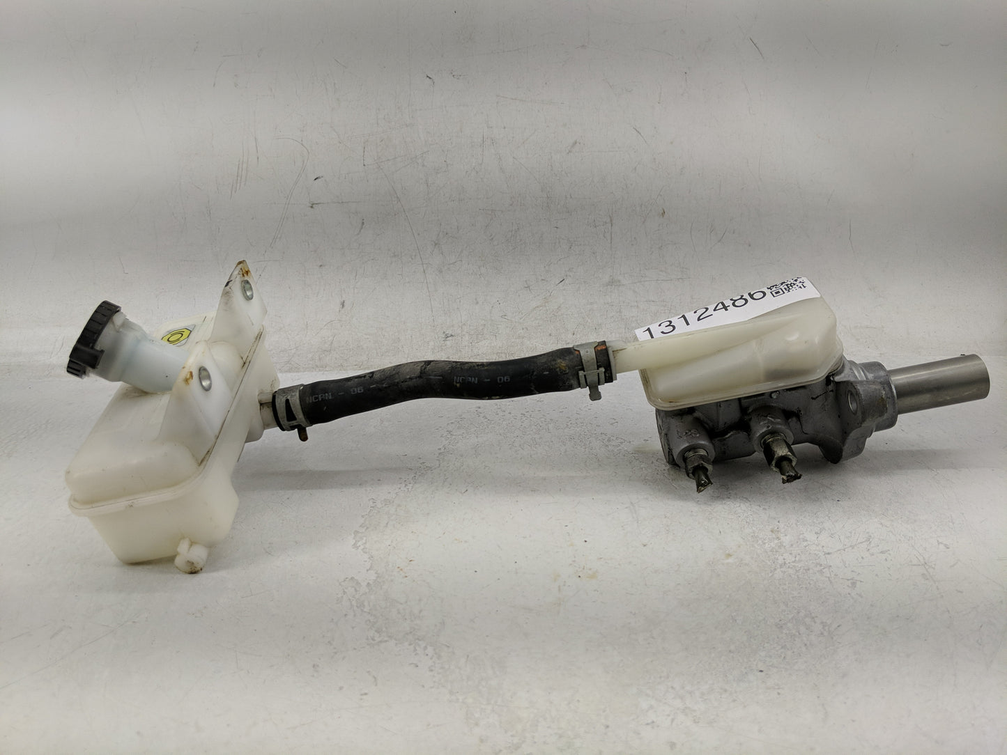 2014-2020 Nissan Nv200 Brake Master Cylinder - Oemusedautoparts1.com