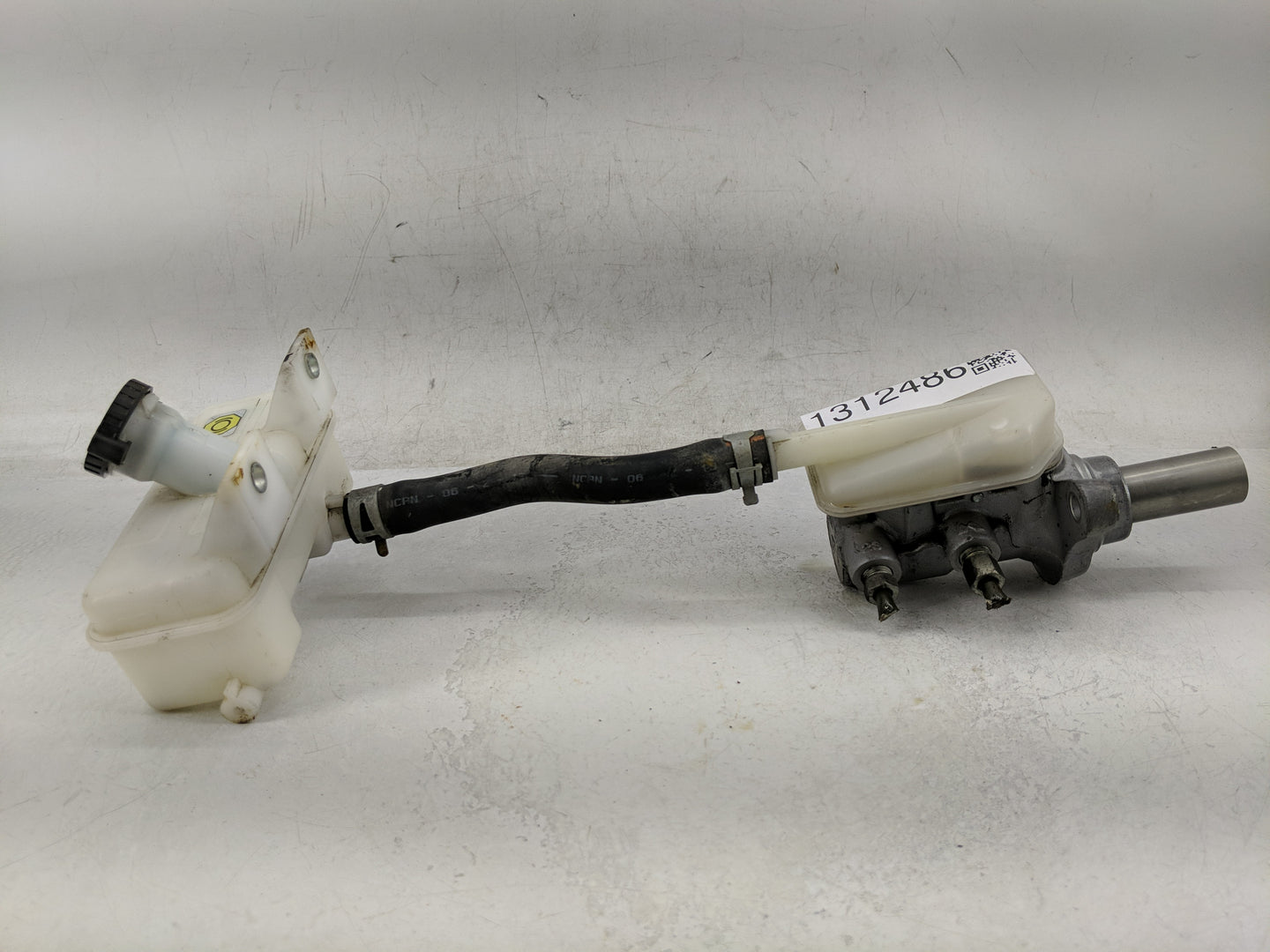 2014-2020 Nissan Nv200 Brake Master Cylinder 1312486 - Oemusedautoparts1.com