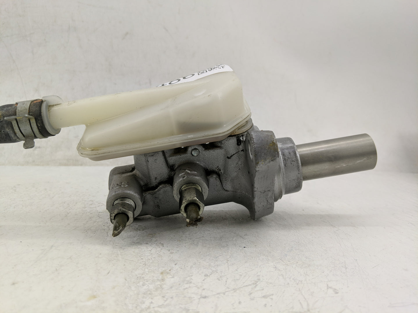 2014-2020 Nissan Nv200 Brake Master Cylinder 1312486 - Oemusedautoparts1.com
