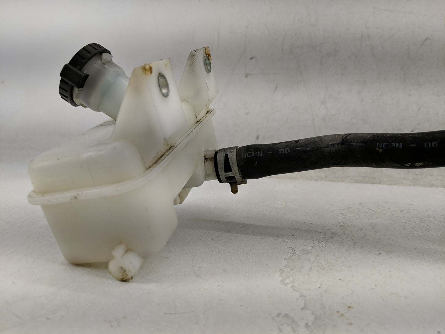 2014-2020 Nissan Nv200 Brake Master Cylinder - Oemusedautoparts1.com