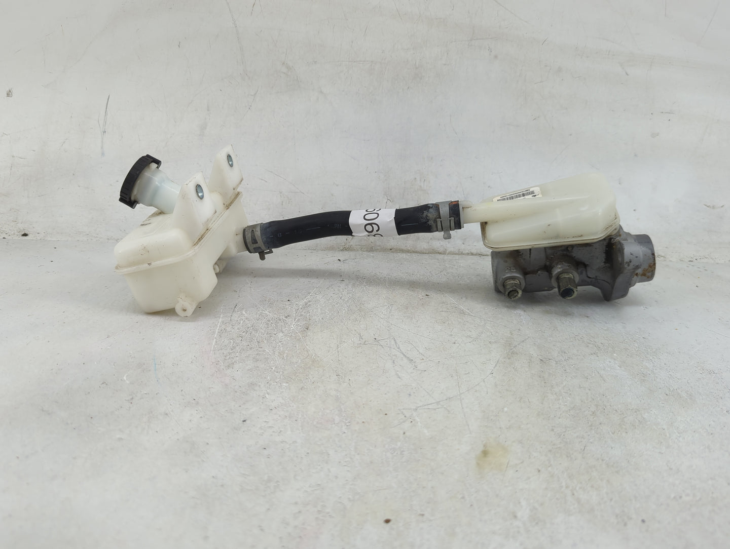 2014-2020 Nissan Nv200 Brake Master Cylinder 1489092 - Oemusedautoparts1.com