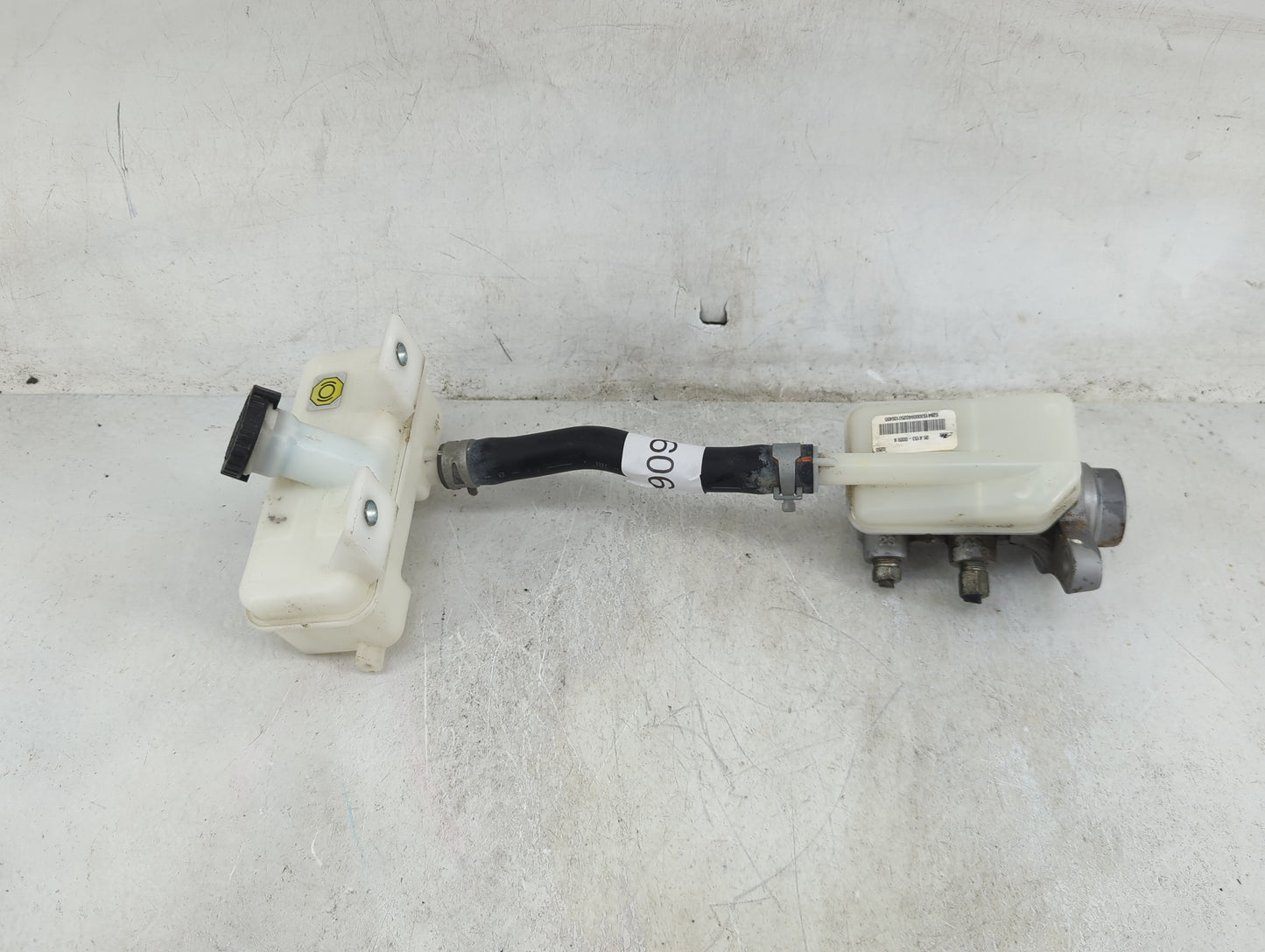 2014-2020 Nissan Nv200 Brake Master Cylinder 1489092 - Oemusedautoparts1.com