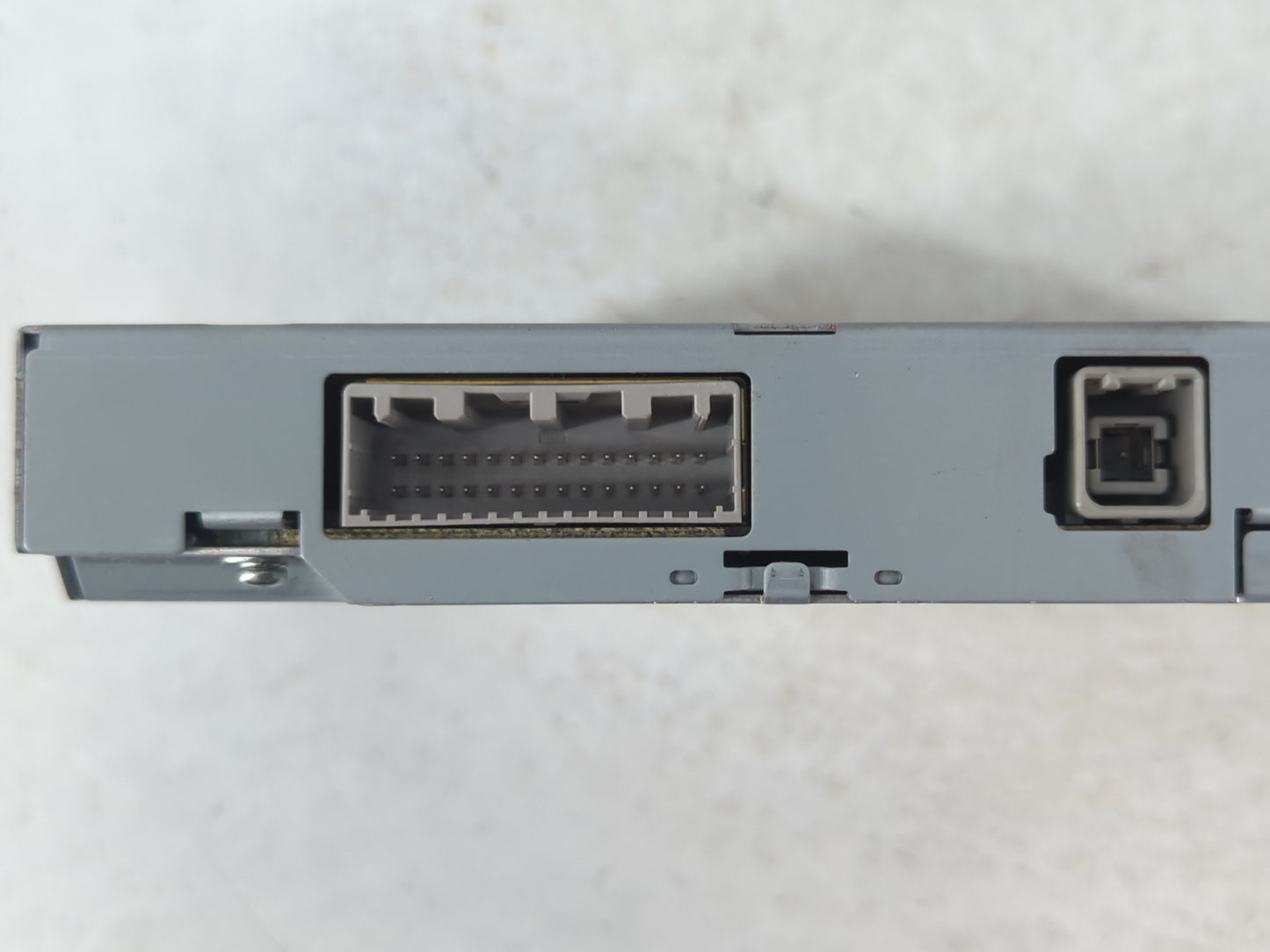 2018-2020 Nissan Pathfinder Radio AM FM Cd Player Receiver Replacement P/N:25915 4HB5C Fits Fits 2018 2019 2020 OEM Used Aut