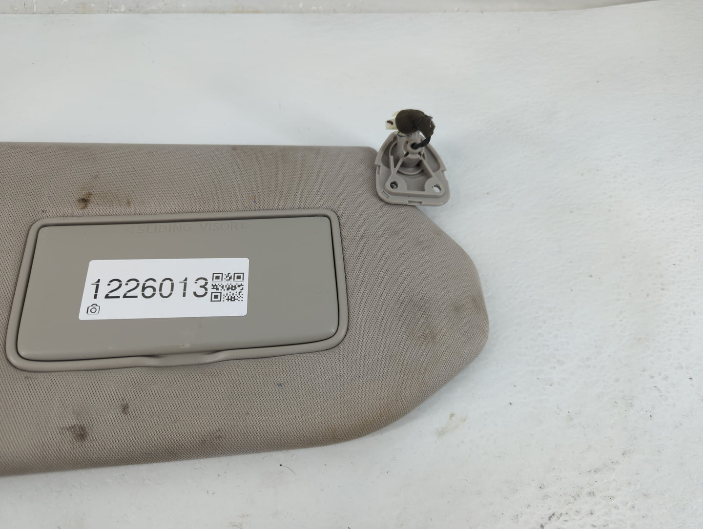 2019-2020 Nissan Pathfinder Sun Visor Shade Replacement Passenger Right Mirror Fits Fits 2019 2020 OEM Used Auto Parts - Oem