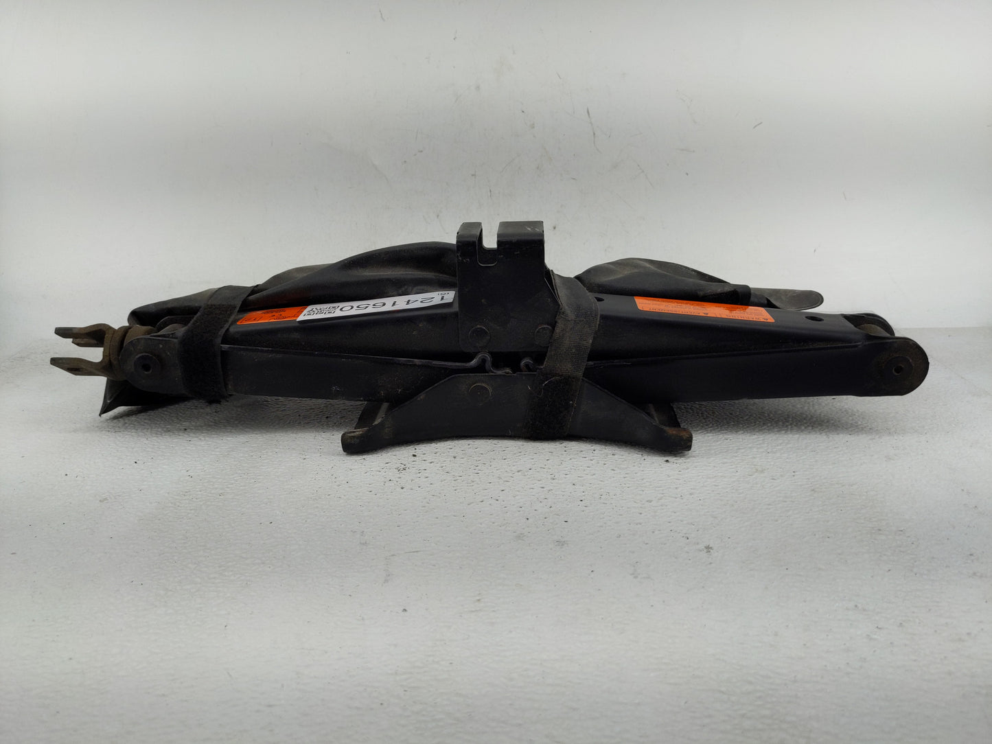 2020 Nissan Pathfinder Spare Scissor Car Jack - Oemusedautoparts1.com