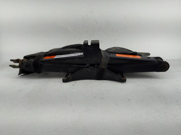 2020 Nissan Pathfinder Spare Scissor Car Jack - Oemusedautoparts1.com