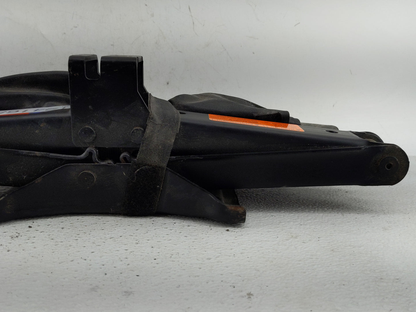 2020 Nissan Pathfinder Spare Scissor Car Jack - Oemusedautoparts1.com