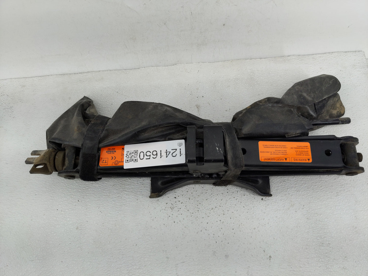 2020 Nissan Pathfinder Spare Scissor Car Jack - Oemusedautoparts1.com