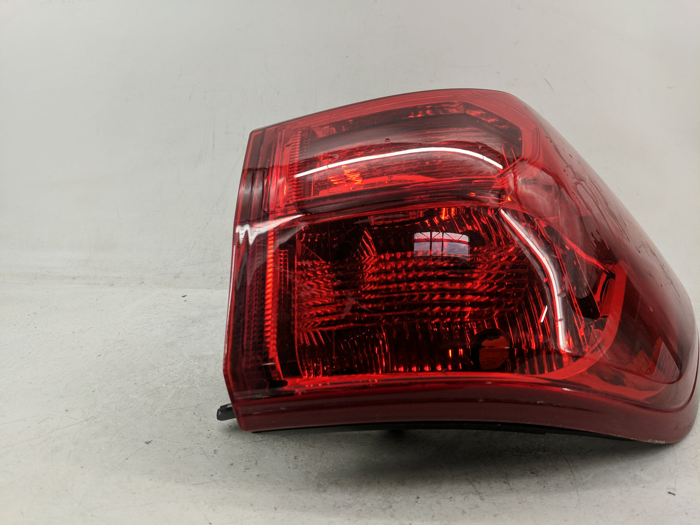 2017-2020 Nissan Pathfinder Tail Light Assembly Passenger Right OEM P/N:949 699 949 698 Fits Fits 2017 2018 2019 2020 OEM Us