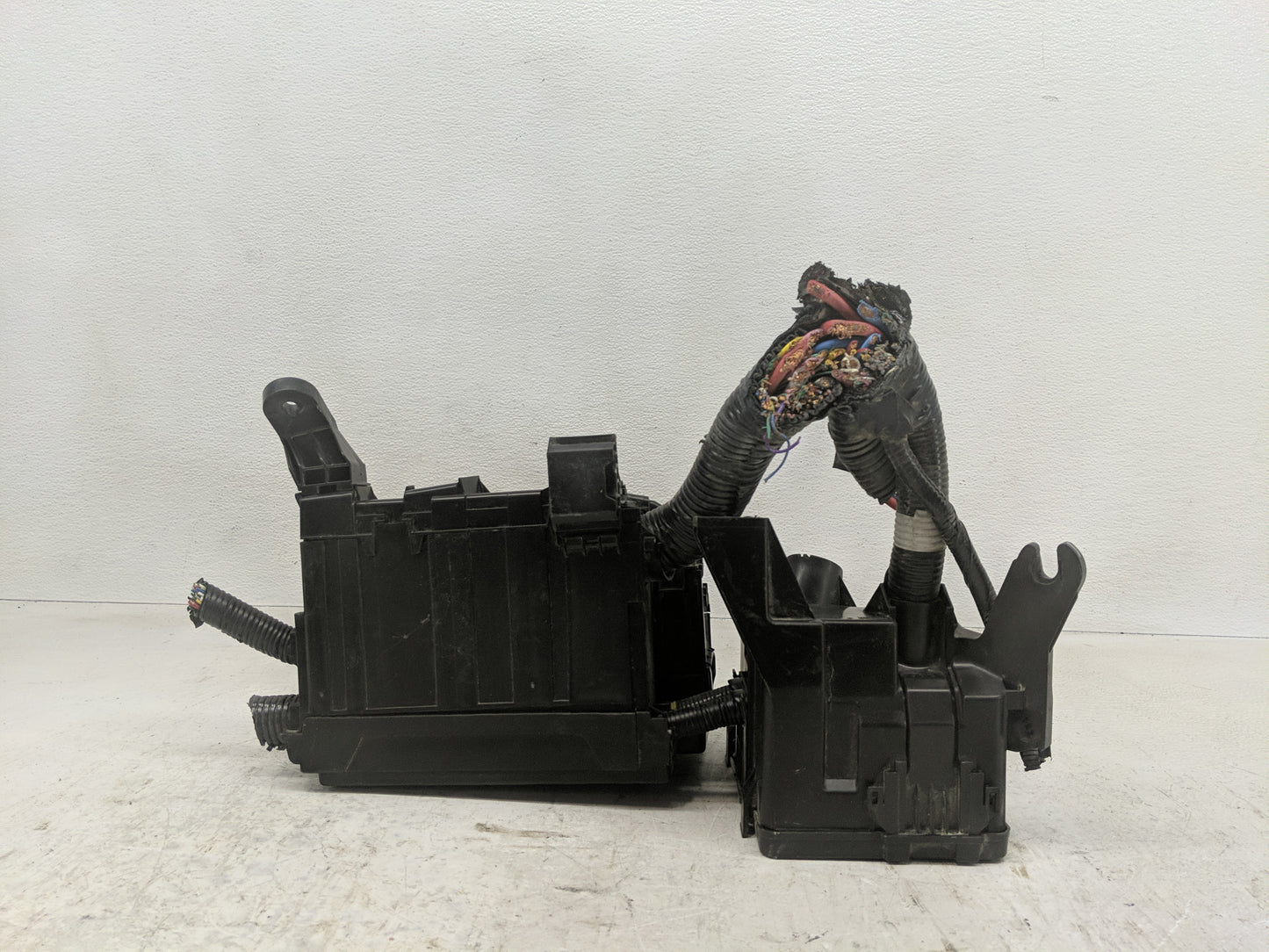 2015-2022 Nissan Pathfinder Fusebox Fuse Box Panel Relay Module Fits Fits 2015 2016 2017 2018 2019 2020 2022 OEM Used Auto P