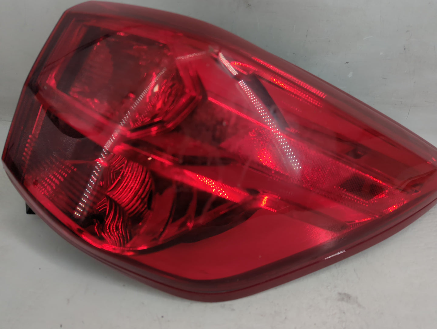 2017-2020 Nissan Pathfinder Tail Light Assembly Passenger Right OEM P/N:949 699 949 698 Fits Fits 2017 2018 2019 2020 OEM Us