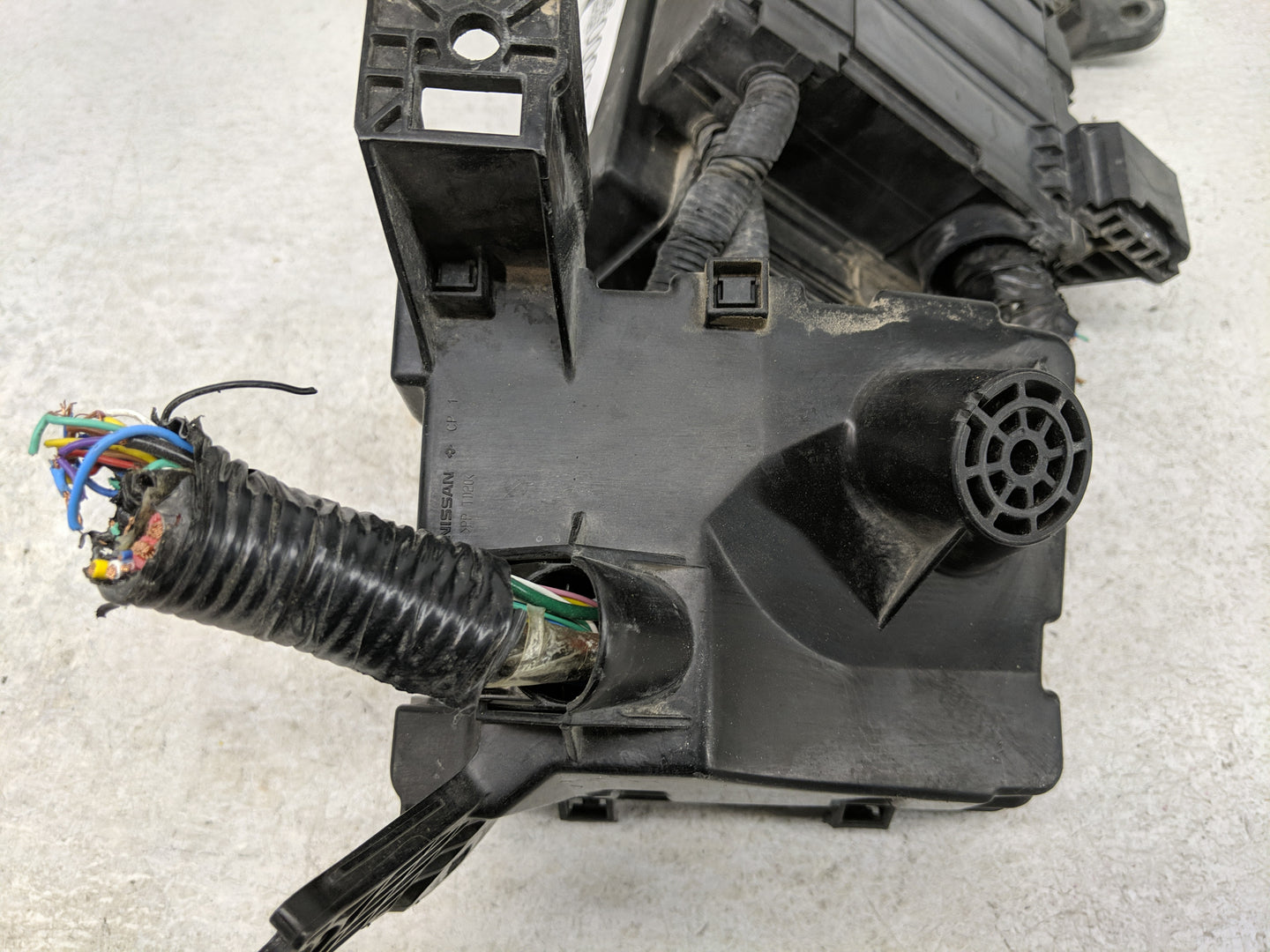 2015-2022 Nissan Pathfinder Fusebox Fuse Box Panel Relay Module Fits Fits 2015 2016 2017 2018 2019 2020 2022 OEM Used Auto P