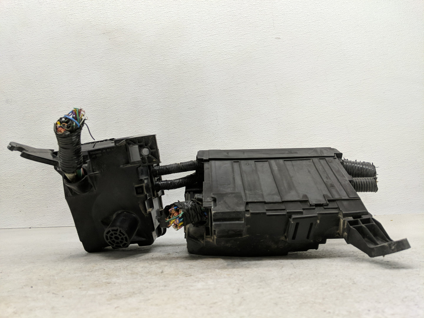 2015-2022 Nissan Pathfinder Fusebox Fuse Box Panel Relay Module Fits Fits 2015 2016 2017 2018 2019 2020 2022 OEM Used Auto P