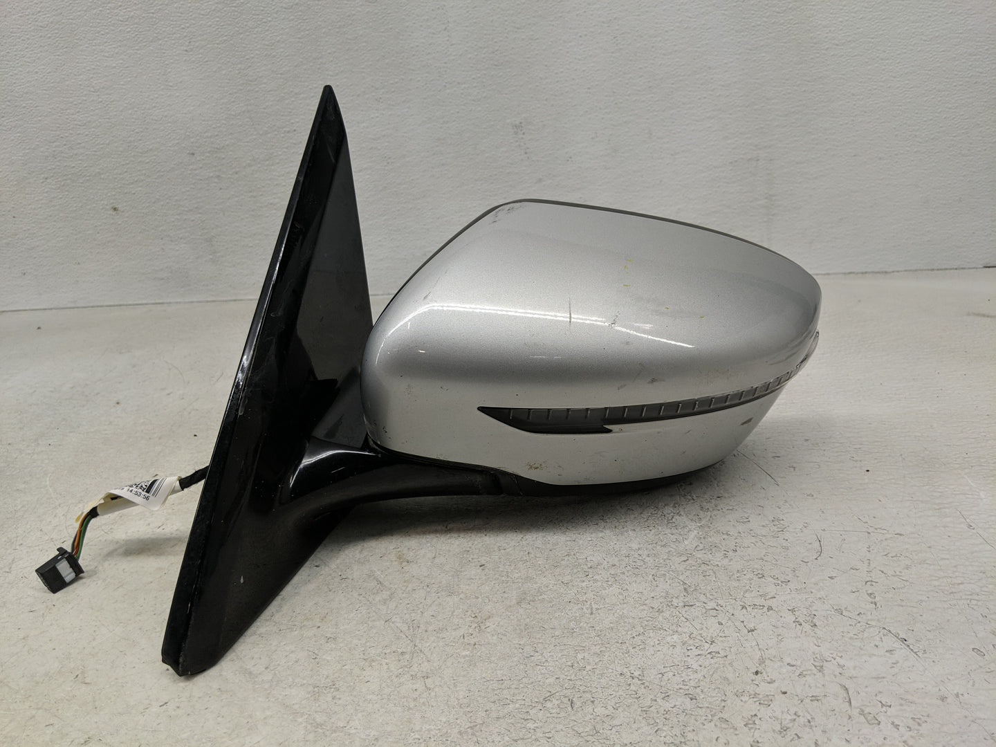 2018-2020 Nissan Pathfinder Driver Side View Mirror - Left Door Mirror OEM Used - Oemusedautoparts1.com