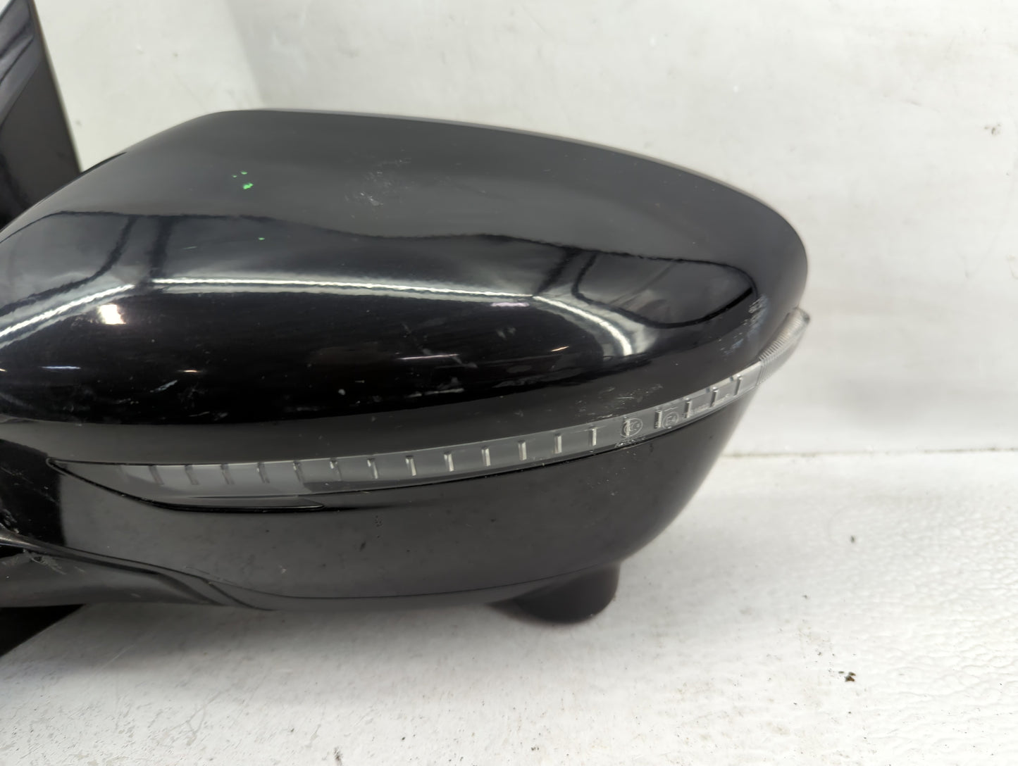2018-2020 Nissan Pathfinder Driver Side View Mirror - Left Door Mirror OEM Used - Oemusedautoparts1.com