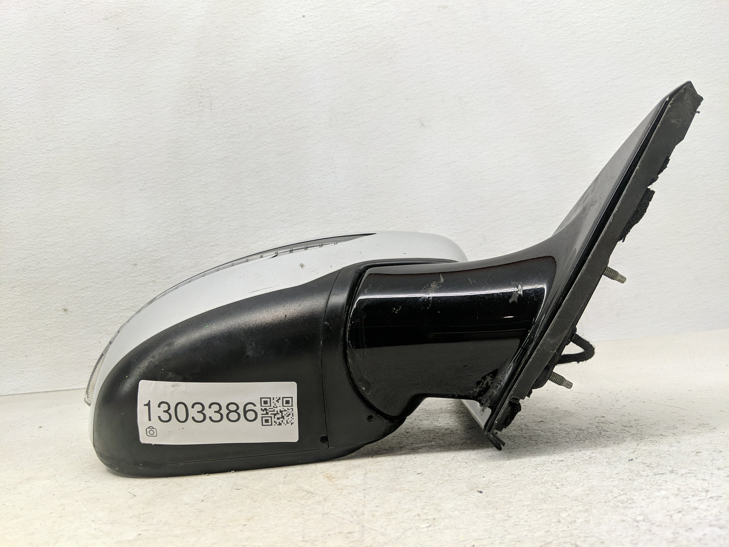 2018-2020 Nissan Pathfinder Passenger Side View Mirror - Right Door Mirror OEM Used - Oemusedautoparts1.com