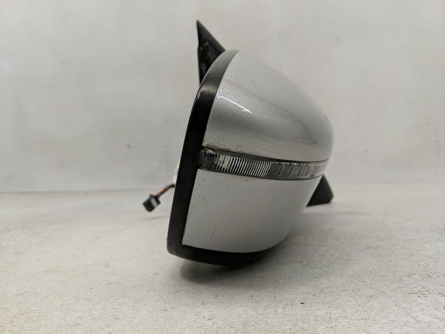 2018-2020 Nissan Pathfinder Passenger Side View Mirror - Right Door Mirror OEM Used - Oemusedautoparts1.com