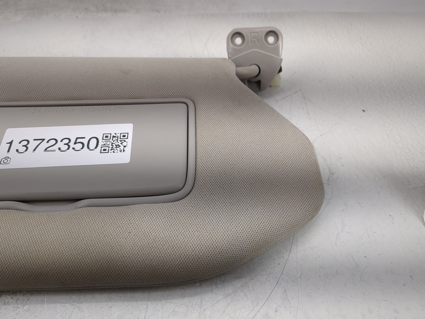 2019-2020 Nissan Pathfinder Sun Visor Shade Replacement Passenger Right Mirror Fits Fits 2019 2020 OEM Used Auto Parts - Oem