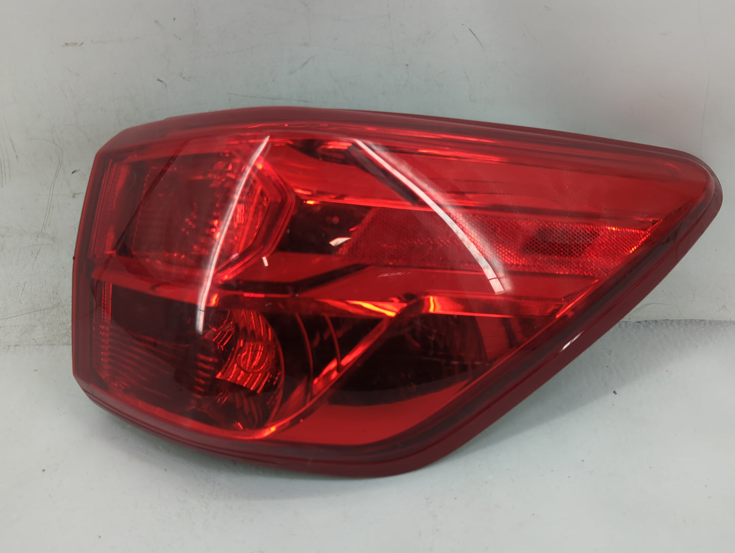 2017-2020 Nissan Pathfinder Tail Light Assembly Passenger Right OEM P/N:DS788-B000R Fits Fits 2017 2018 2019 2020 OEM Used A
