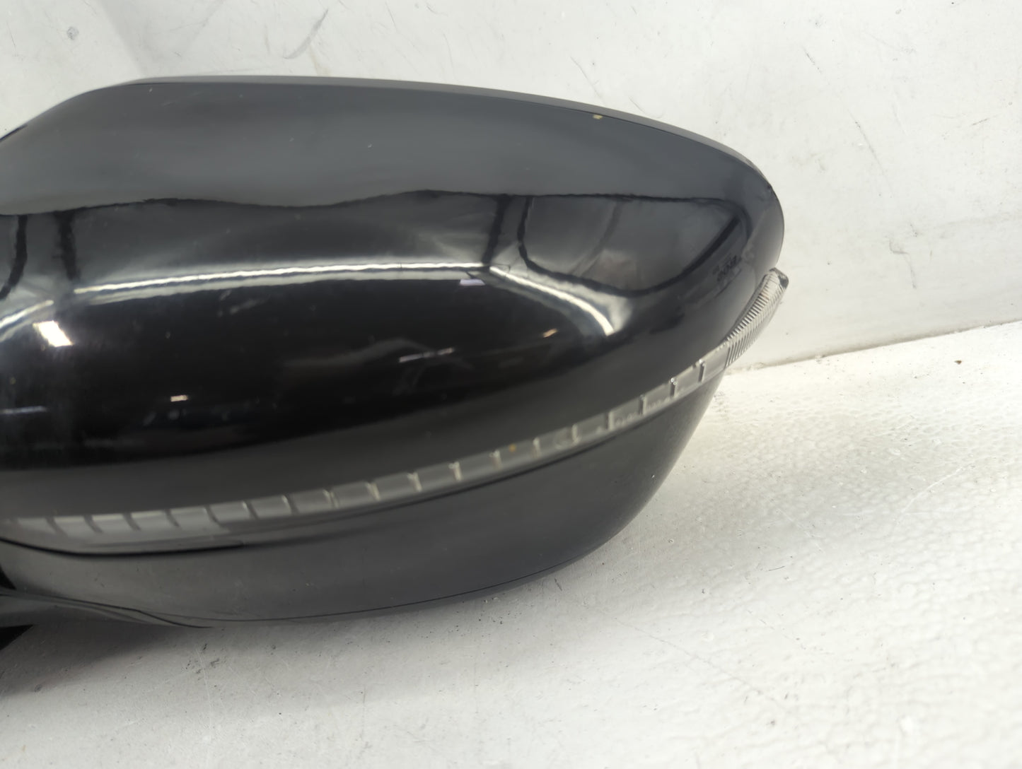 2018-2020 Nissan Pathfinder Driver Side View Mirror - Left Door Mirror OEM Used - Oemusedautoparts1.com