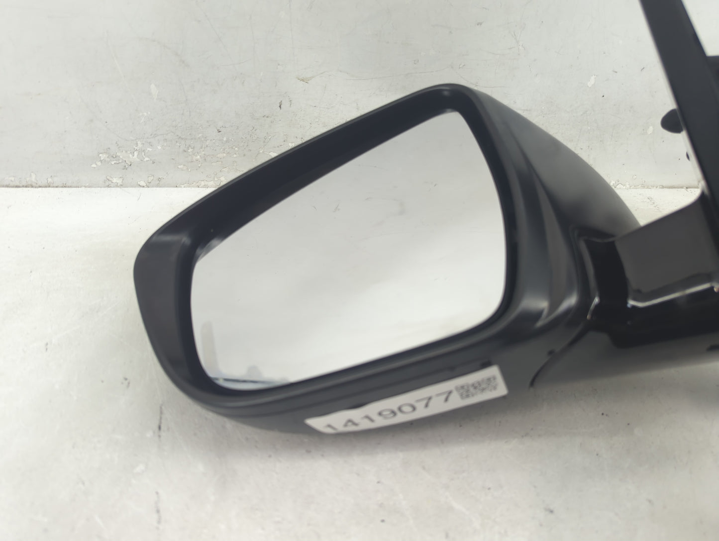 2018-2020 Nissan Pathfinder Driver Side View Mirror - Left Door Mirror OEM Used - Oemusedautoparts1.com