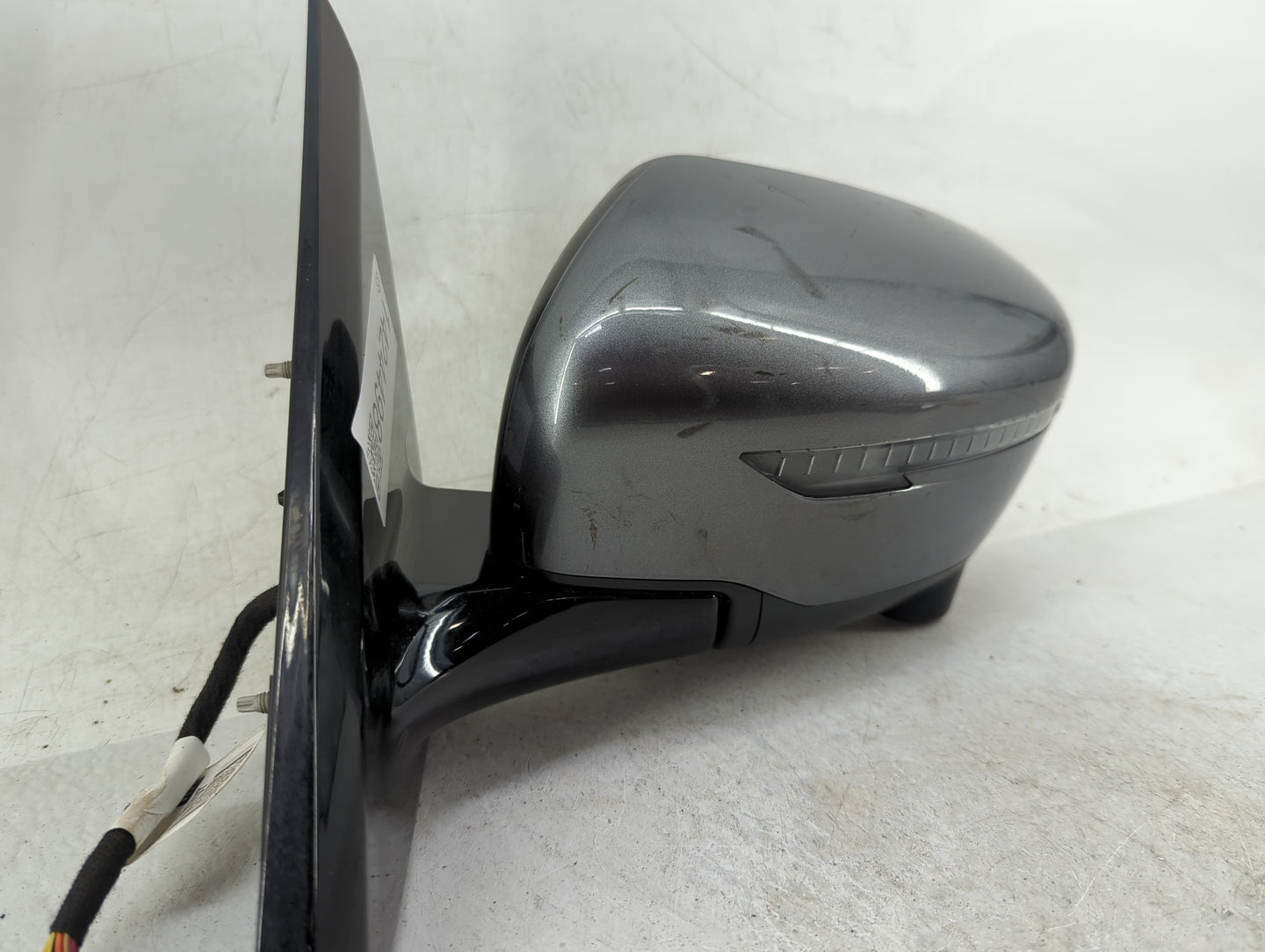 2018-2020 Nissan Pathfinder Driver Side View Mirror - Left Door Mirror OEM Used - Oemusedautoparts1.com