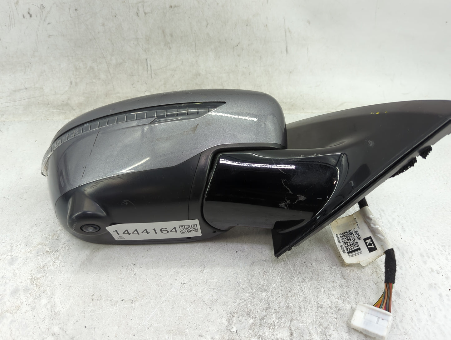 2018-2020 Nissan Pathfinder Passenger Side View Mirror - Right Door Mirror OEM Used - Oemusedautoparts1.com