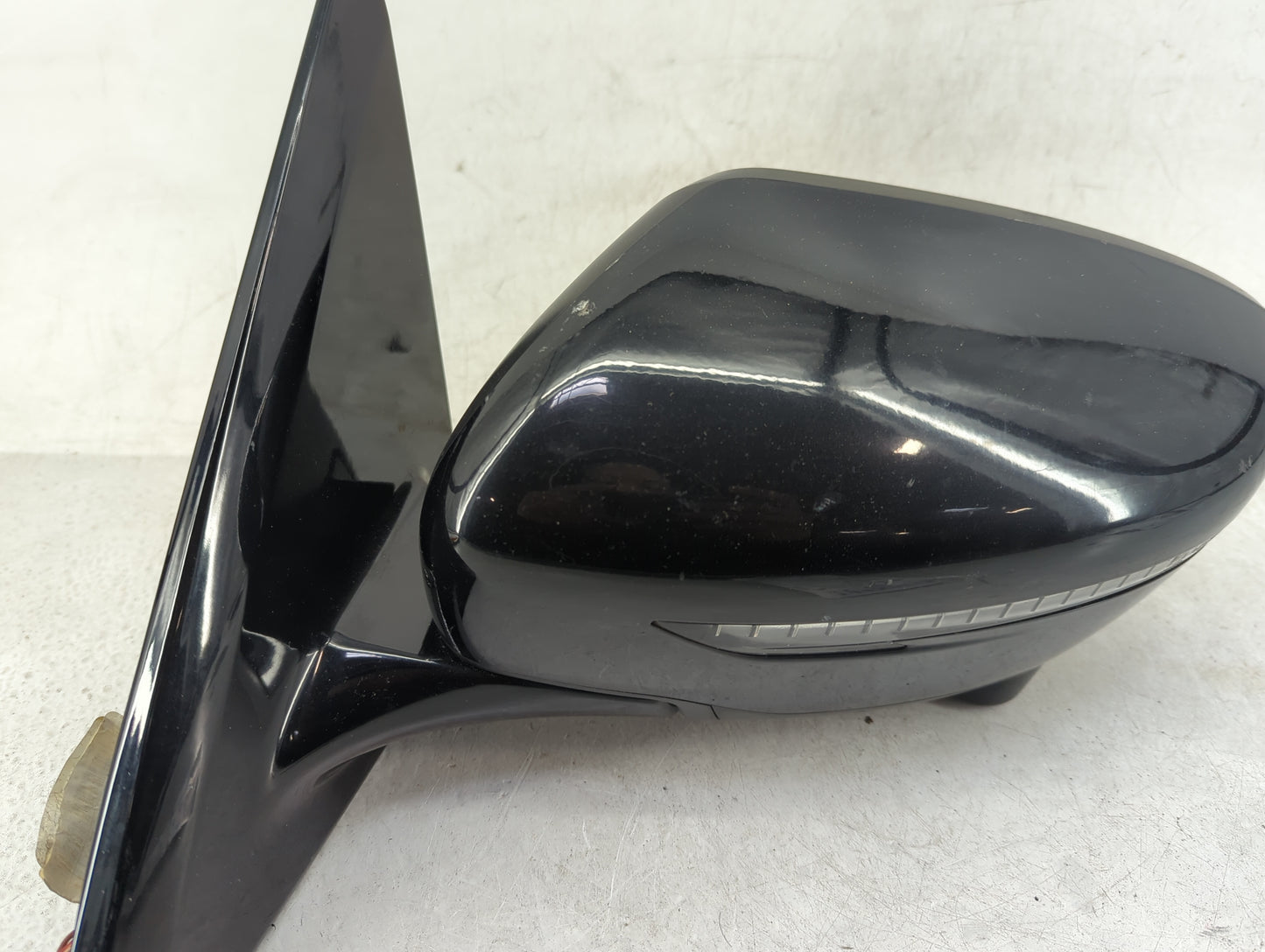 2018-2020 Nissan Pathfinder Driver Side View Mirror - Left Door Mirror OEM Used - Oemusedautoparts1.com