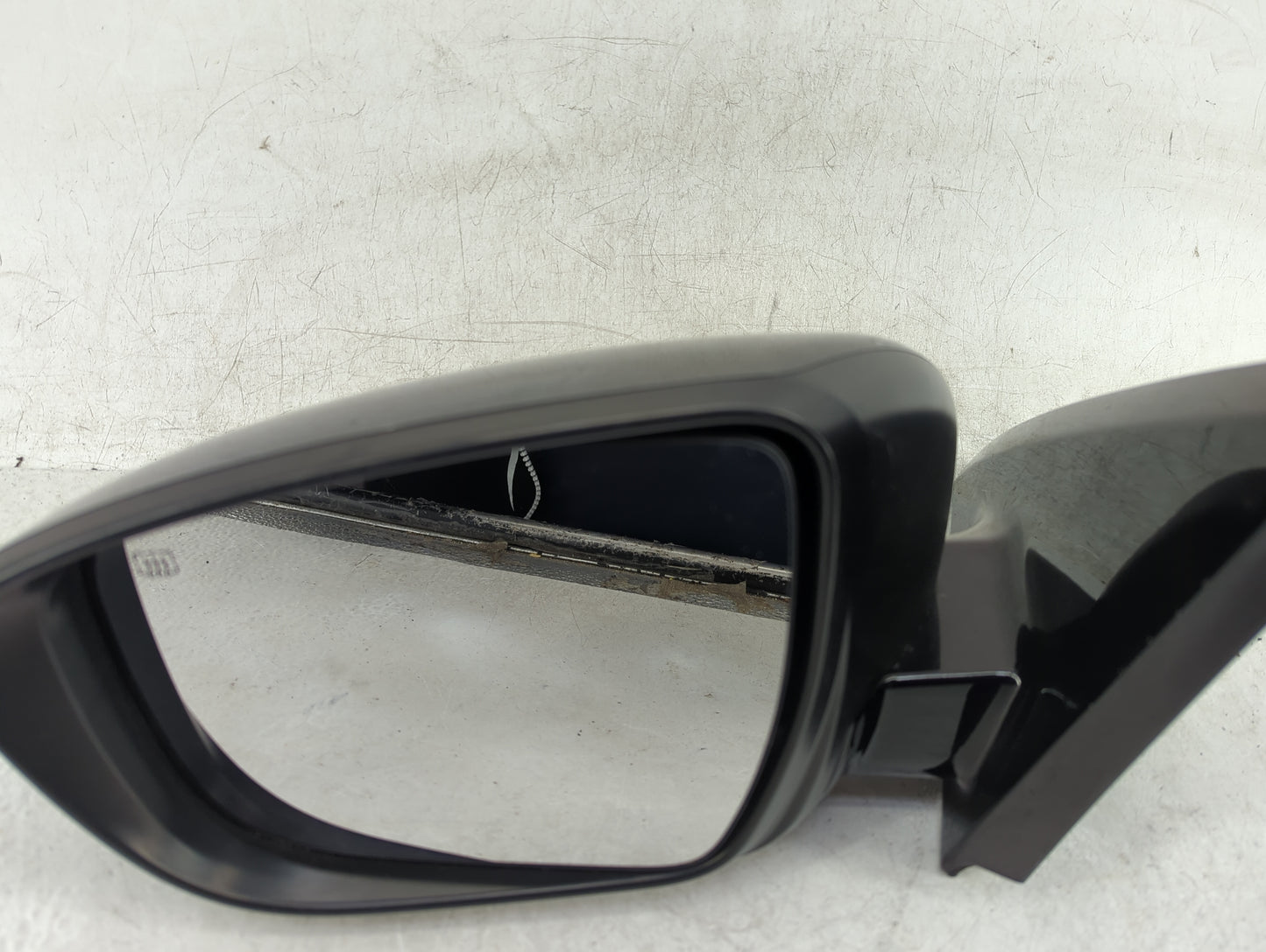2018-2020 Nissan Pathfinder Driver Side View Mirror - Left Door Mirror OEM Used - Oemusedautoparts1.com