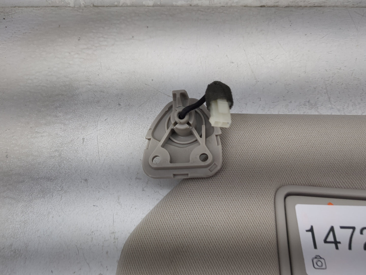 2019-2020 Nissan Pathfinder Sun Visor Shade Replacement Driver Left Mirror Fits Fits 2019 2020 OEM Used Auto Parts - Oemused