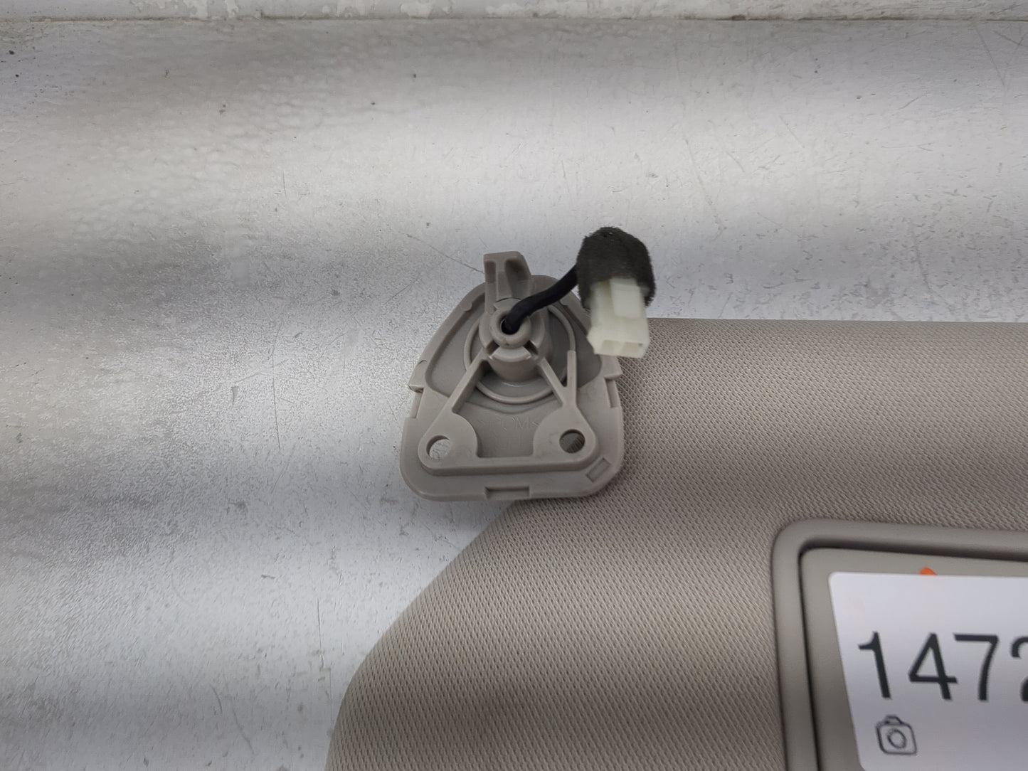 2019-2020 Nissan Pathfinder Sun Visor Shade Replacement Driver Left Mirror Fits Fits 2019 2020 OEM Used Auto Parts - Oemused