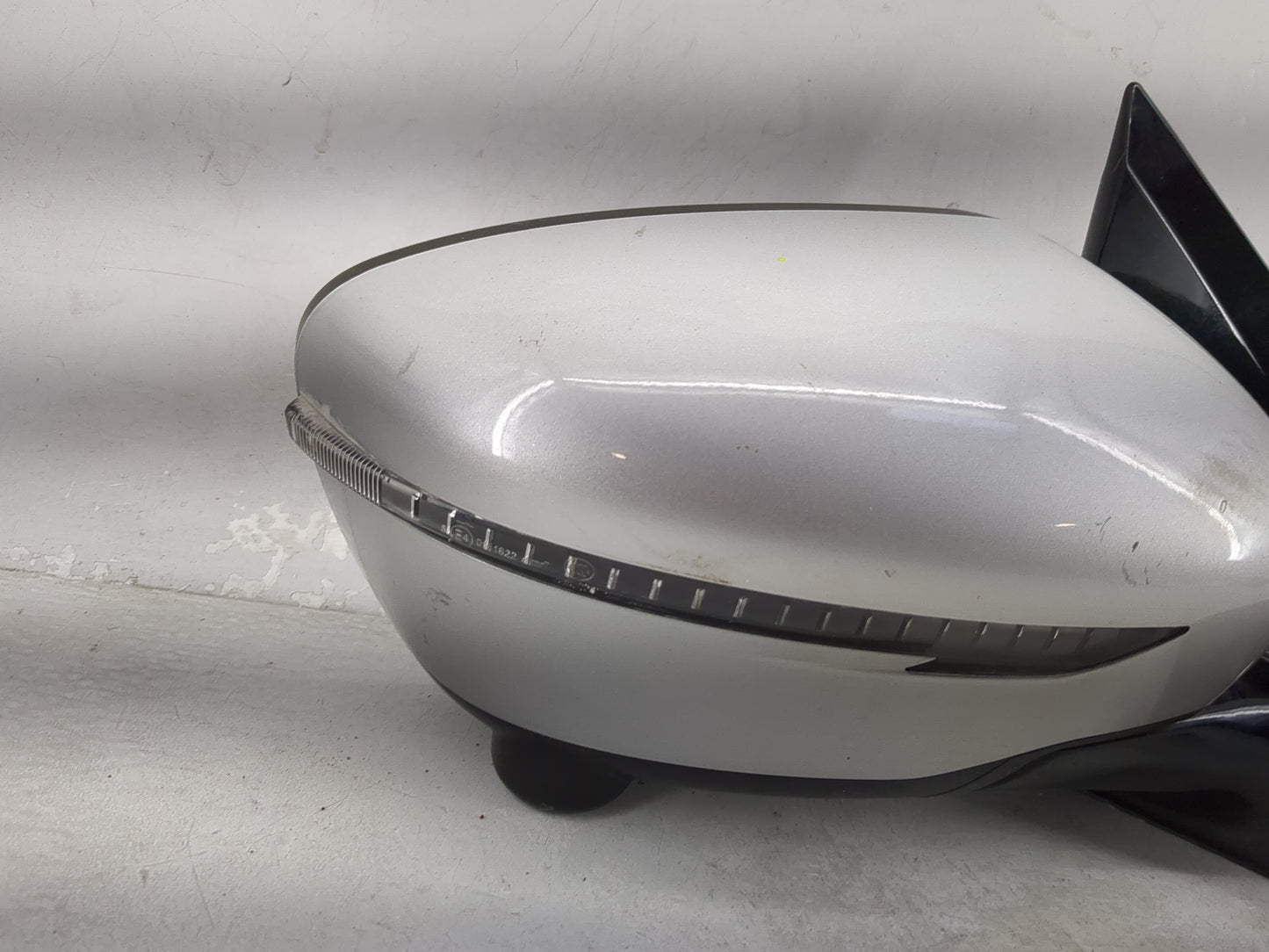 2018-2020 Nissan Pathfinder Passenger Side View Mirror - Right Door Mirror OEM Used - Oemusedautoparts1.com