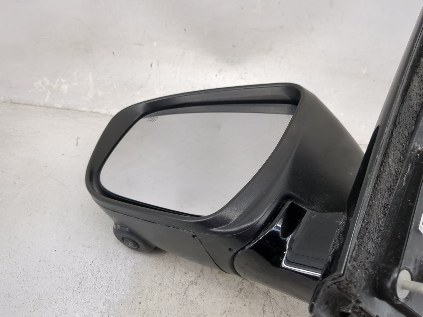 2018-2020 Nissan Pathfinder Driver Side View Mirror - Left Door Mirror OEM Used - Oemusedautoparts1.com