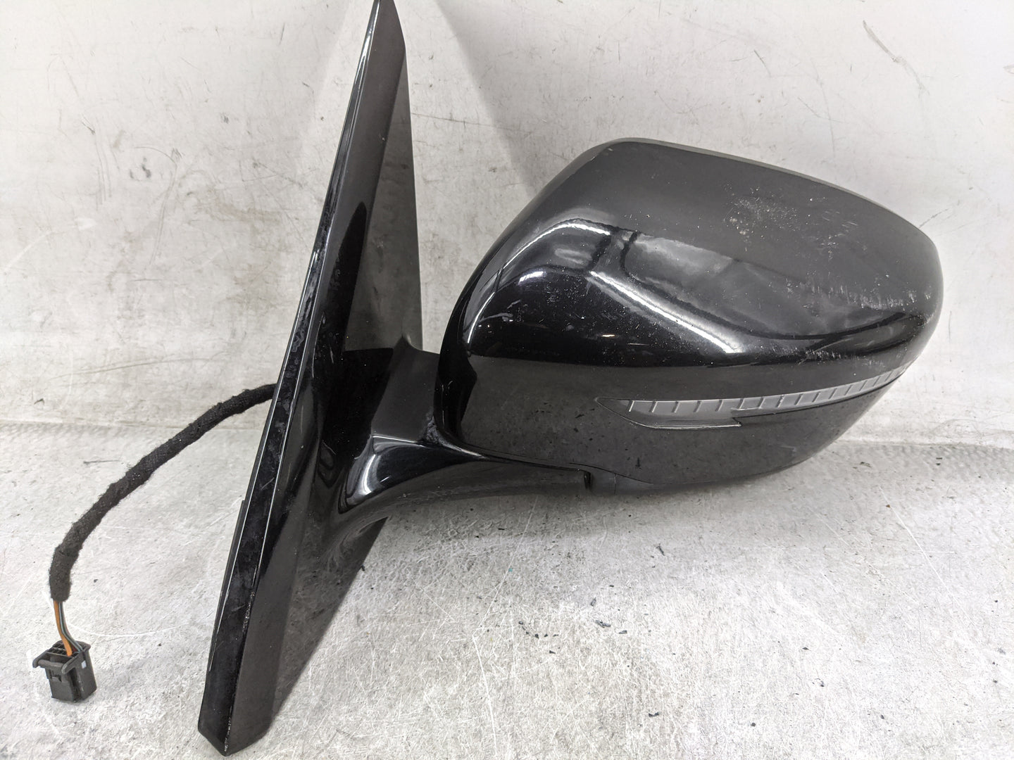 2018-2020 Nissan Pathfinder Driver Side View Mirror - Left Door Mirror OEM Used - Oemusedautoparts1.com
