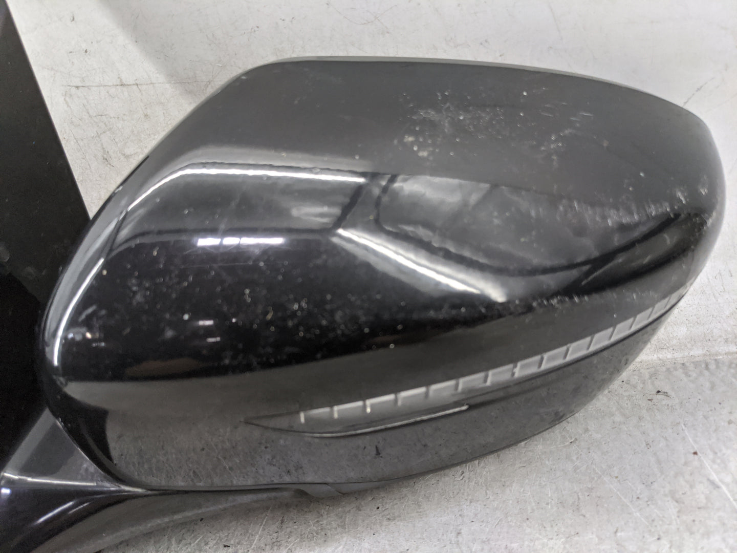 2018-2020 Nissan Pathfinder Driver Side View Mirror - Left Door Mirror OEM Used - Oemusedautoparts1.com