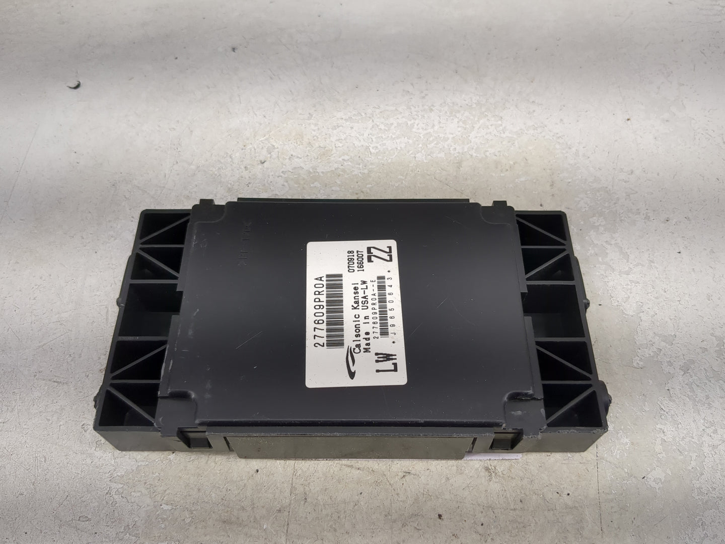 2017-2020 Nissan Pathfinder Radio AM FM Cd Player Receiver Replacement P/N:277609PR0A Fits Fits 2017 2018 2019 2020 OEM Used