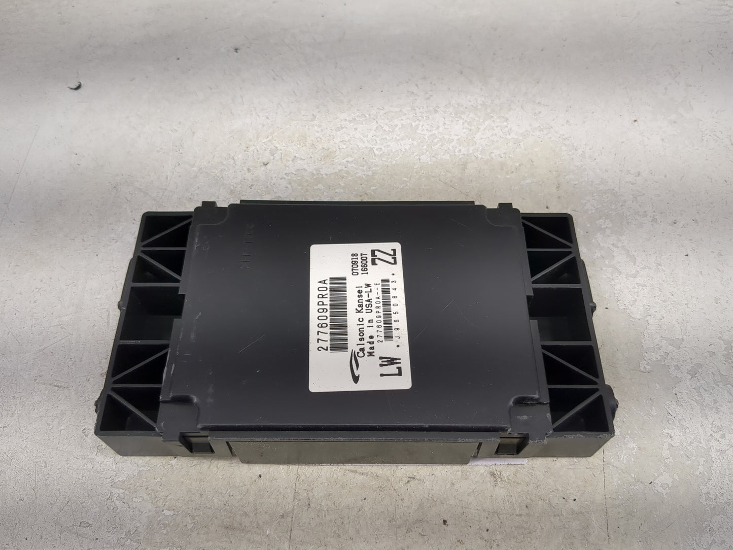 2017-2020 Nissan Pathfinder Radio AM FM Cd Player Receiver Replacement P/N:277609PR0A Fits Fits 2017 2018 2019 2020 OEM Used