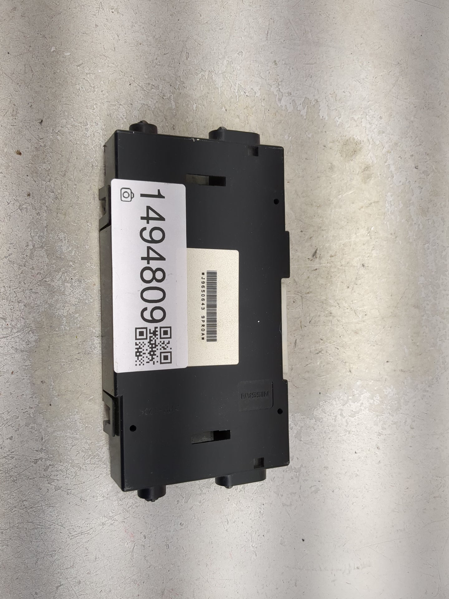 2017-2020 Nissan Pathfinder Radio AM FM Cd Player Receiver Replacement P/N:277609PR0A Fits Fits 2017 2018 2019 2020 OEM Used