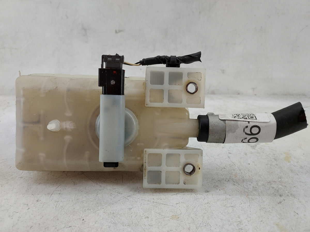 2013-2020 Nissan Pathfinder Brake Master Cylinder 1499102 - Oemusedautoparts1.com