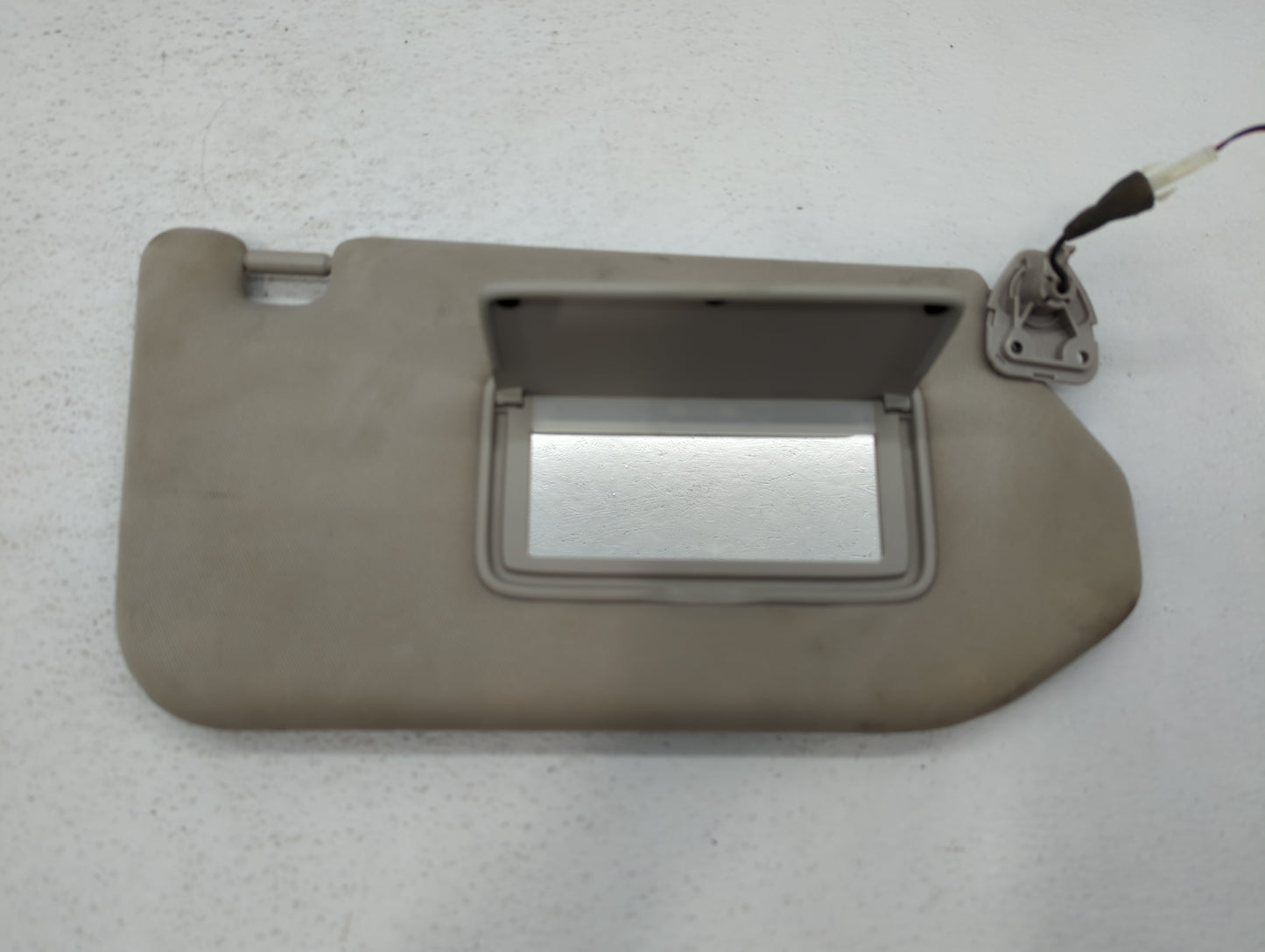 2019-2020 Nissan Pathfinder Sun Visor Shade Replacement Passenger Right Mirror Fits Fits 2019 2020 OEM Used Auto Parts - Oem