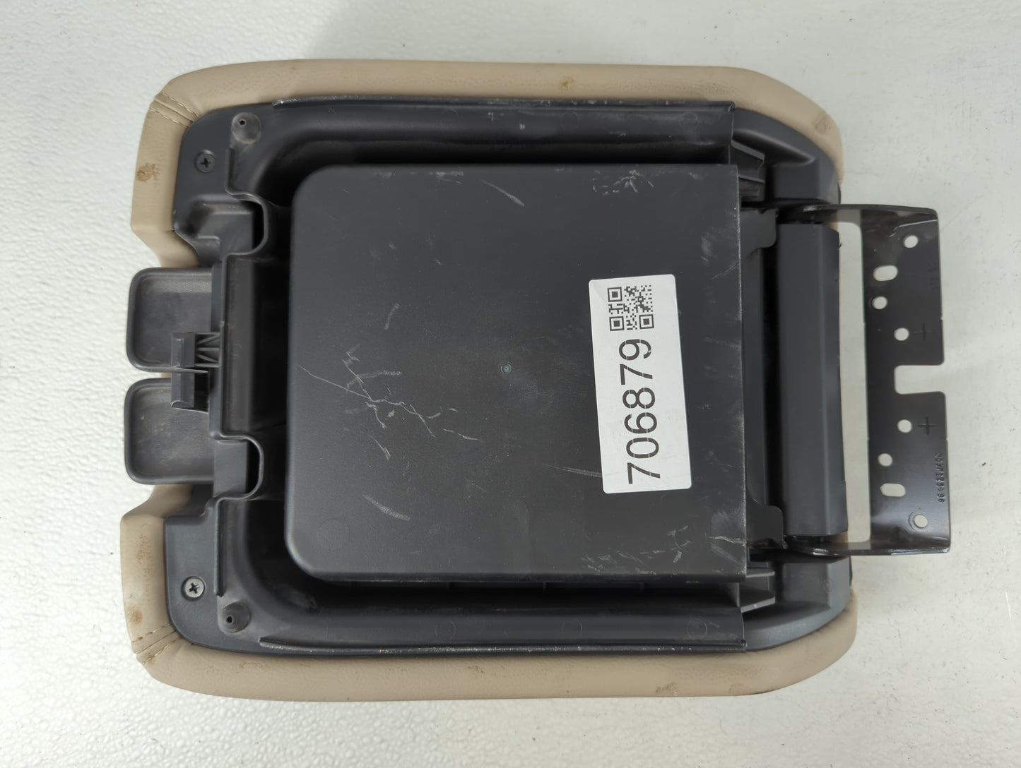 2020 Nissan Pathfinder Center Console Armrest Cover Lid Fits OEM Used Auto Parts - Oemusedautoparts1.com