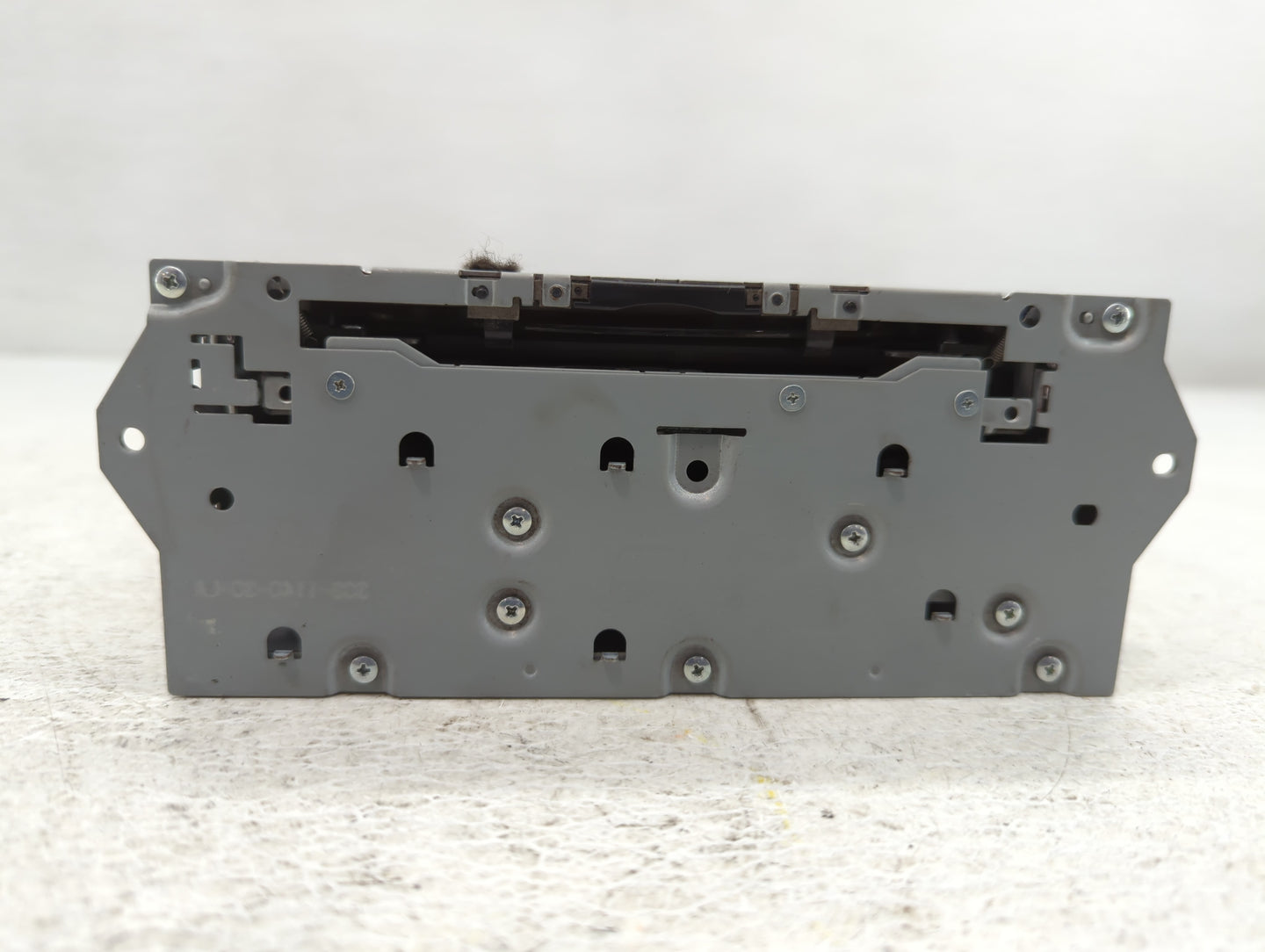 2017-2020 Nissan Pathfinder Am Fm Cd Player Radio Receiver - Oemusedautoparts1.com