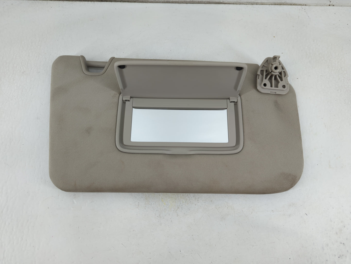 2018-2020 Nissan Rogue Sun Visor Shade Replacement Driver Left Mirror Fits Fits 2018 2019 2020 OEM Used Auto Parts - Oemused