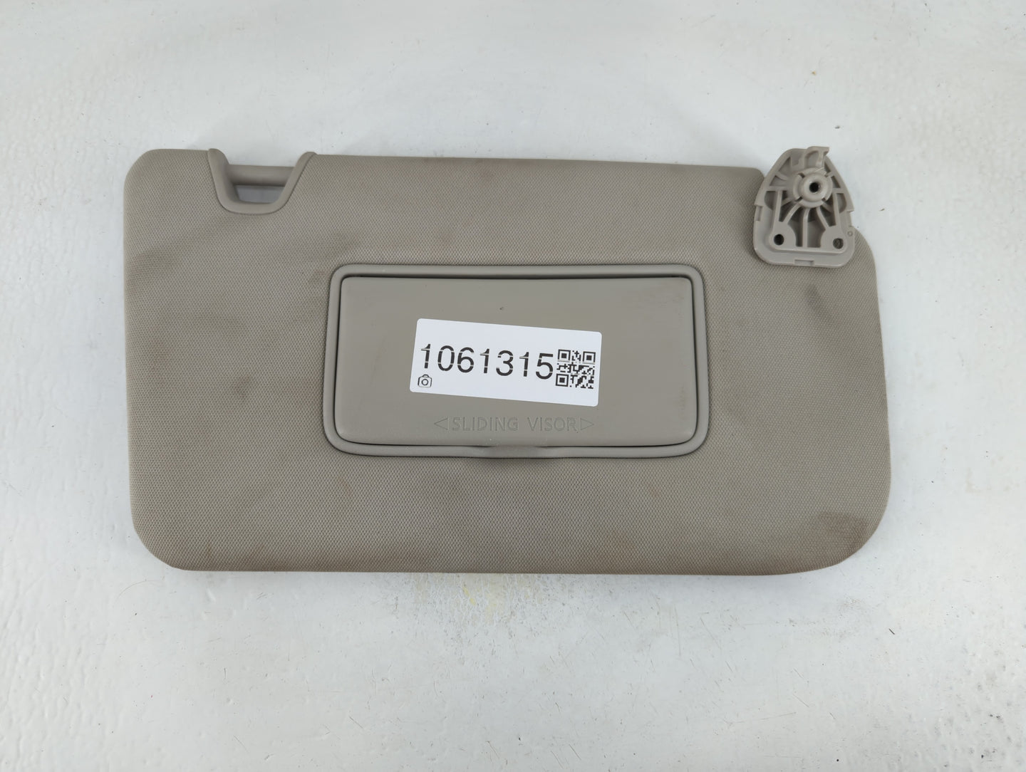 2018-2020 Nissan Rogue Sun Visor Shade Replacement Driver Left Mirror Fits Fits 2018 2019 2020 OEM Used Auto Parts - Oemused