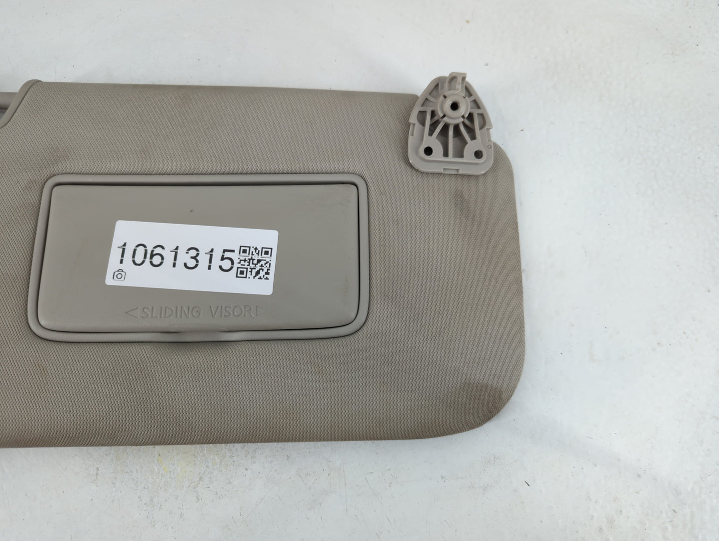 2018-2020 Nissan Rogue Sun Visor Shade Replacement Driver Left Mirror Fits Fits 2018 2019 2020 OEM Used Auto Parts - Oemused